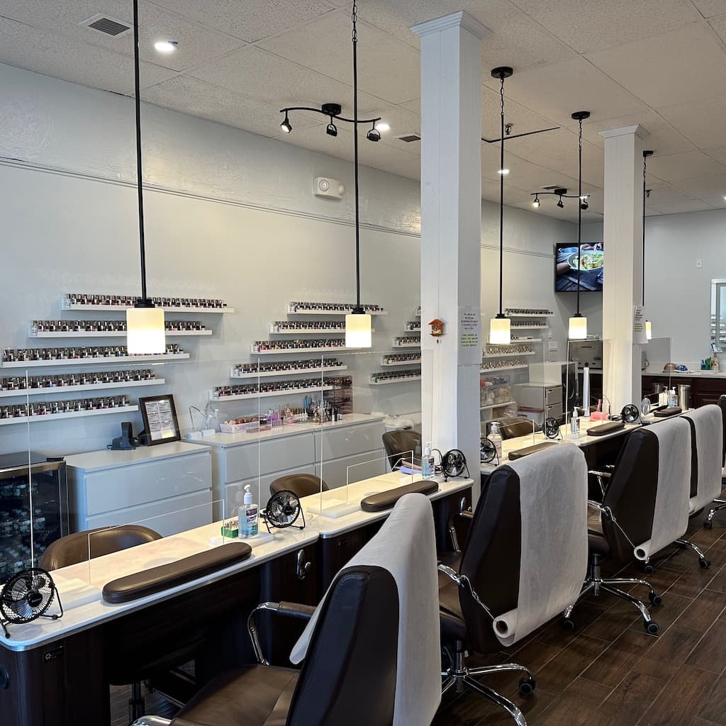 Lavish Nails Services